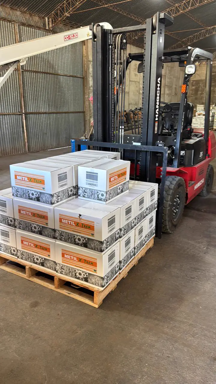 Montacargas preparando un pallet de producto VAGFAS